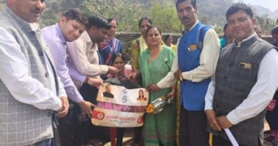 तहसीलदार ने शिविर में सुनी स्थानीय लोगों की समस्याएं, कई का मौके पर किया निस्तारण