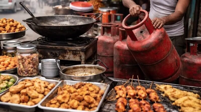 गैस सिलिंडर संकट का असर, ढाबों और रेहड़ियों में बढे खाने-पीने के दाम