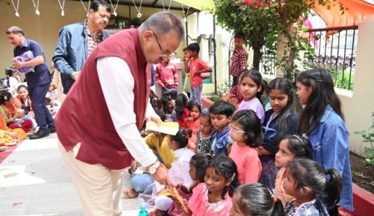 कैबिनेट मंत्री गणेश जोशी ने रामनवमी के पावन अवसर पर किया कन्या पूजन