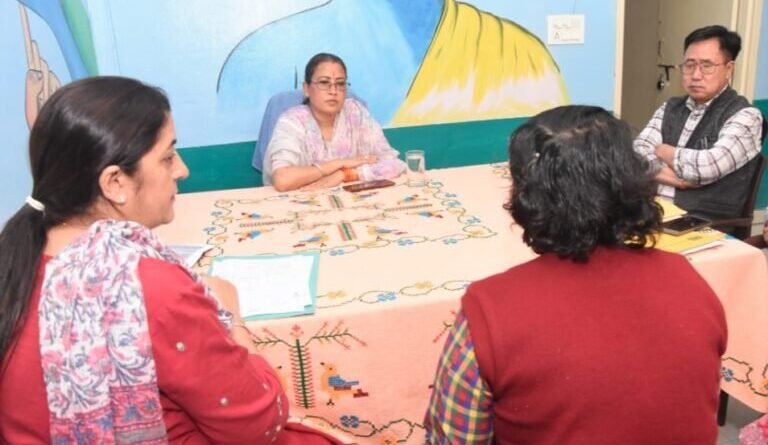 प्रदेश के नारी निकेतनों में होगी मनोचिकित्सकों की नियुक्ति- रेखा आर्या