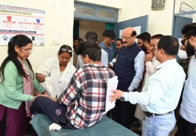 स्वास्थ्य मंत्री सुबोध उनियाल ने सामुदायिक स्वास्थ्य केंद्र नंदगांव का किया औचक निरीक्षण