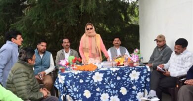 कैबिनेट मंत्री रेखा आर्या ने सुनीं ग्रामीणों की समस्याएं