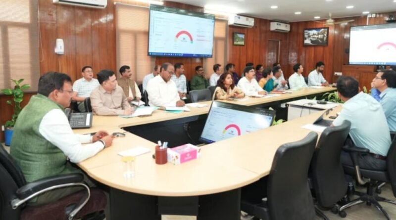 मुख्य सचिव आनन्द बर्द्धन ने की स्टेट प्रगति पोर्टल की समीक्षा