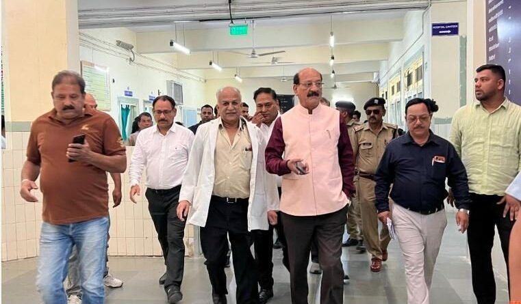 स्वास्थ्य मंत्री सुबोध उनियाल ने सामुदायिक स्वास्थ्य केंद्र रायपुर का किया औचक निरीक्षण