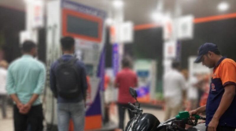 पेट्रोल-डीजल के दामों में फिर बढ़ोतरी, आम लोगों की जेब पर पड़ेगा असर
