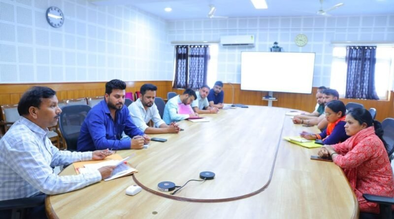 पौड़ी में विशेष गहन पुनरीक्षण कार्यक्रम को लेकर कार्मिकों को दिया प्रशिक्षण