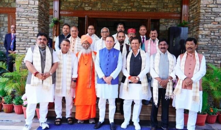 मुख्यमंत्री धामी से ओबीसी वेलफेयर पार्लियामेंट्री कमेटी के प्रतिनिधिमंडल ने की भेंट