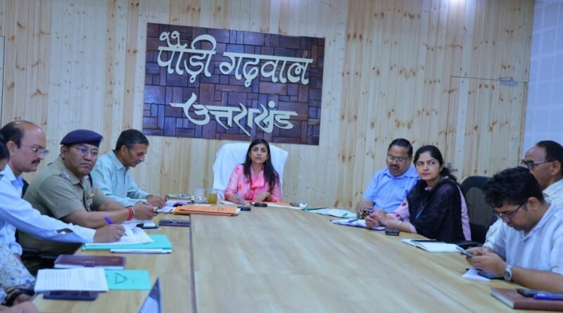 जिलाधिकारी ने उद्योगों की समस्याओं के त्वरित समाधान के दिए निर्देश, बायर-सेलर मीट और मार्केटिंग सेल बनाने की पहल