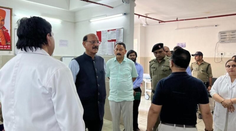 अस्पतालों में लापरवाही किसी भी स्थिति में बर्दाश्त नहीं की जाएगी- सुबोध उनियाल