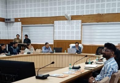 डेंगू नियंत्रण में किसी प्रकार की ढिलाई बर्दाश्त नहीं, फॉगिंग और साफ-सफाई पर विशेष ध्यान दें: मुख्य विकास अधिकारी