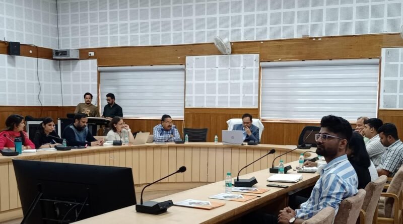 डेंगू नियंत्रण में किसी प्रकार की ढिलाई बर्दाश्त नहीं, फॉगिंग और साफ-सफाई पर विशेष ध्यान दें: मुख्य विकास अधिकारी