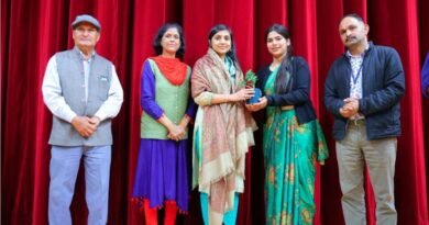 बच्चों के सर्वांगीण विकास के लिए रंगमंच और सांस्कृतिक गतिविधियां अत्यंत आवश्यक- जिलाधिकारी