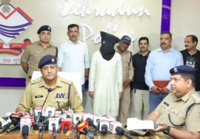 अनिष्ट होने का भय दिखाकर पूजा पाठ के नाम पर आभूषण ठगने वाला ठग बाबा आया दून पुलिस की गिरफ्त में