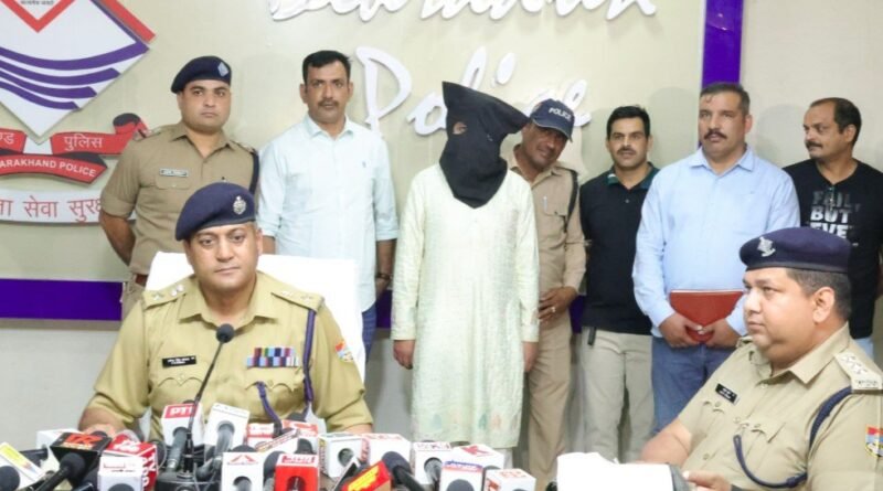 अनिष्ट होने का भय दिखाकर पूजा पाठ के नाम पर आभूषण ठगने वाला ठग बाबा आया दून पुलिस की गिरफ्त में