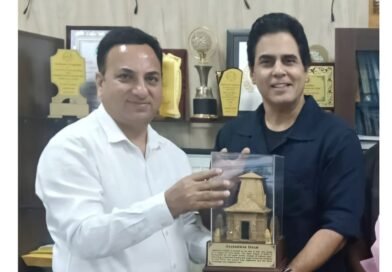 फिल्म अभिनेता अमन वर्मा ने की फिल्म विकास परिषद के नोडल अधिकारी से भेंट