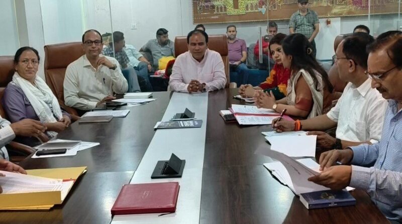 वीबी-जीरामजी योजना के तहत संवरेंगे खस्ताहाल विद्यालय- डाॅ. धन सिंह रावत