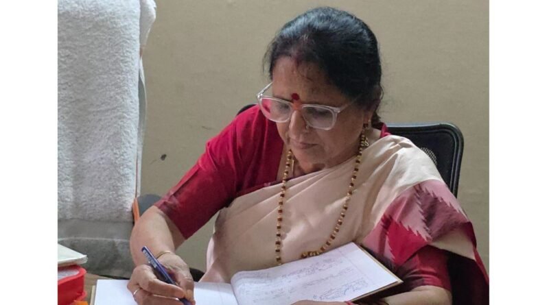 महिला आयोग की अध्यक्ष कुसुम कंडवाल ने नारी पुनर्वास केंद्र की व्यवस्थाओं का लिया जायजा