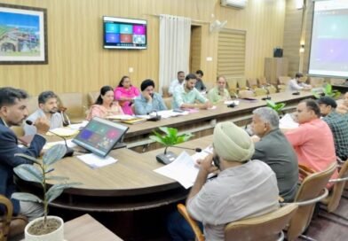 मतदाता पुनरीक्षण को लेकर राजनीतिक दलों के साथ डीएम की अहम बैठक