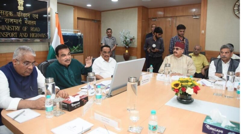 लोनिवि मंत्री महाराज ने परिवहन एवं राष्ट्रीय राजमार्ग मंत्रालय की बैठक में रखे कई सुझाव