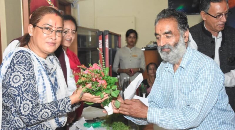 सुराज और जन-जन का विकास ही हमारी राजनीति का आधार- रेखा आर्या