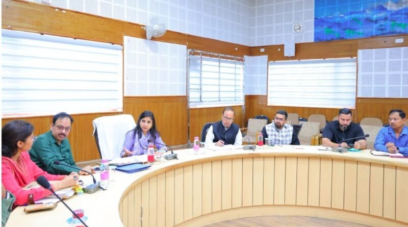 पौड़ी में घेरबाड़ नीति के प्रभावी क्रियान्वयन पर मंथन, डीएम ने दिए निर्देश