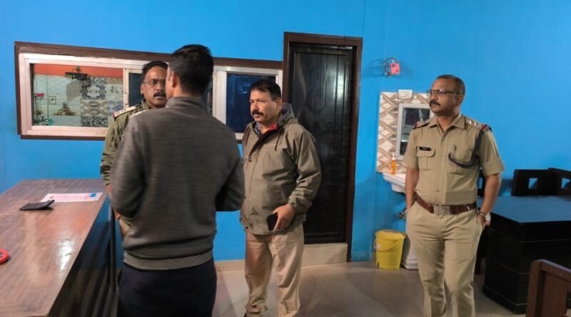 रुद्रप्रयाग पुलिस का सघन चेकिंग अभियान, होटल-ढाबों में शराब पीने-पिलाने वालों पर सख्त कार्यवाही