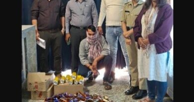 देहरादून के नकरौंदा स्थित होटल/होमस्टे में आबकारी विभाग की छापेमारी, शराब की बड़ी खेप बरामद