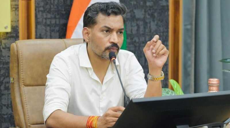देहरादून में मतदाता जागरूकता गतिविधियां तेज, जिलाधिकारी ने सभी विभागों को दिए निर्देश