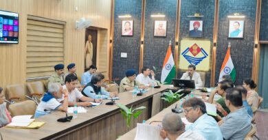जिलाधिकारी ने निर्वाचन तैयारियों की समीक्षा कर नोडल अधिकारियों को दिए समयबद्ध कार्य पूर्ण करने के निर्देश