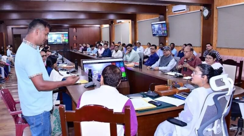 जनसुनवाई में डीएम अपूर्वा पाण्डे ने सुनीं 07 शिकायतें, अधिकारियों को समयबद्ध निस्तारण के निर्देश