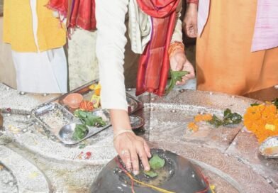 कैबिनेट मंत्री रेखा आर्या ने दुर्गाष्टमी पर मां भगवती और महादेव की कि पूजा-अर्चना,प्रदेश एवं देश की सुख-समृद्धि की कामना की