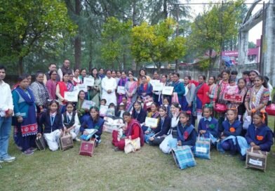 पोषण माह के समापन पर आंगनबाड़ी कार्यकर्त्रियों को किया सम्मानित