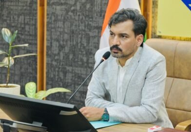 पशु हेल्पलाइन 1962 पर रिस्पॉन्स नहीं मिलने से डीएम नाराज, संबंधित कर्मचारियों का वेतन रोकने के निर्देश